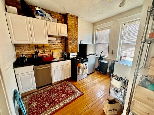 2 bed, 1 bath apartment for rent at 11 Charter St Unit 5, North End — photo 2 of 14