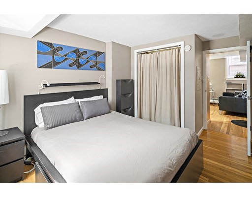 1 bed, 1 bath apartment for rent at 57 West Cedar St Unit 1, Beacon Hill — photo 5 of 6