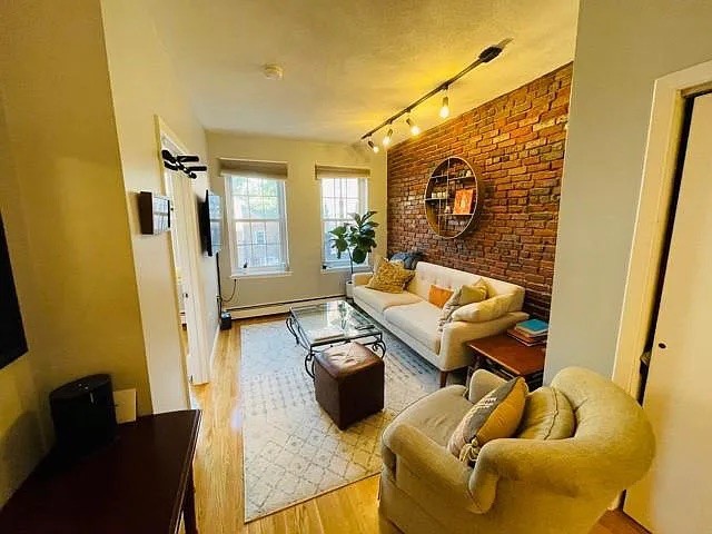 2 bed, 1 bath apartment for rent at 174 Salem St Unit 2, North End — photo 2 of 16
