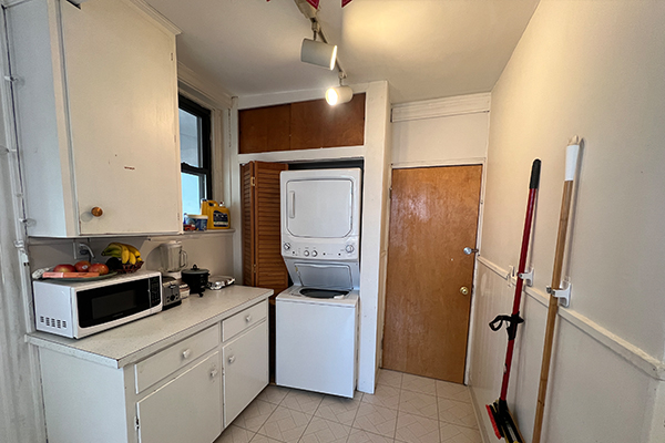 3 bed, 1 bath apartment for rent at 40 Cedar St Unit 2, Spring Hill — photo 2 of 8