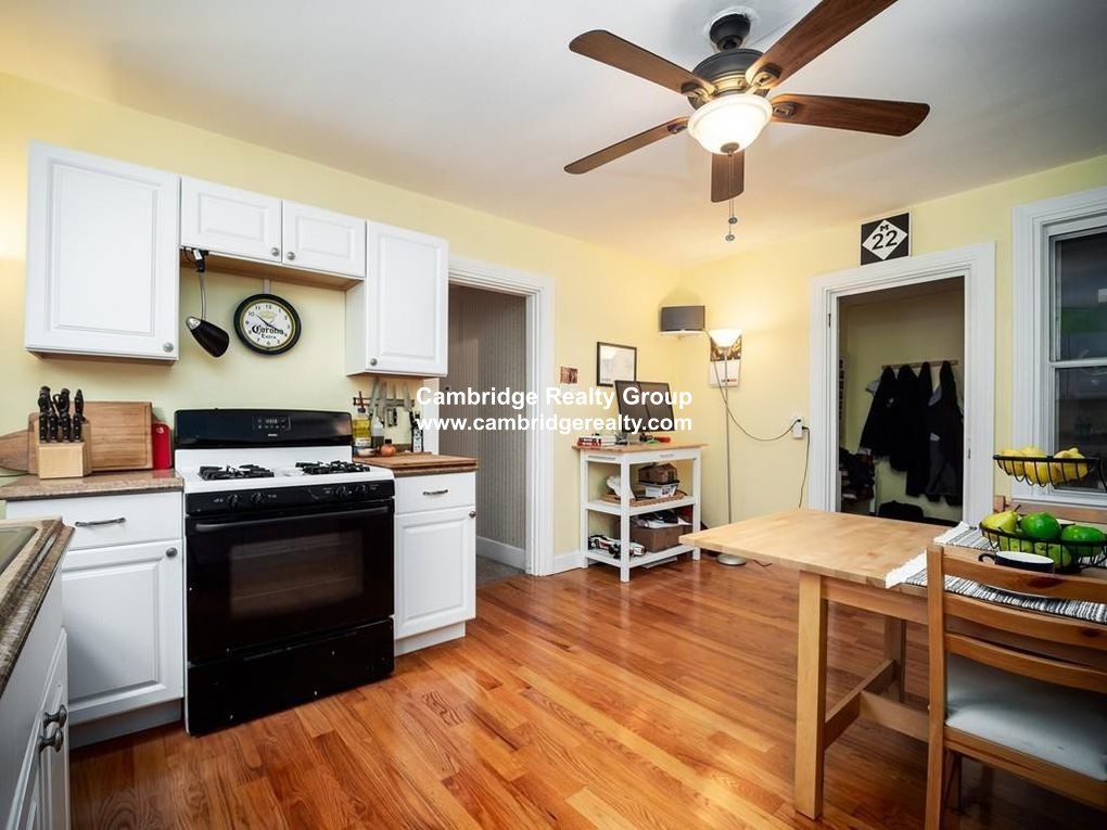 2 bed, 1 bath apartment for rent at 11 Eliot St Unit 1, Spring Hill — photo 2 of 14