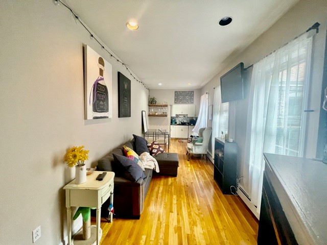 3 bed, 1.5 bath apartment for rent at 19 Sheafe St Unit 2, North End — photo 2 of 15