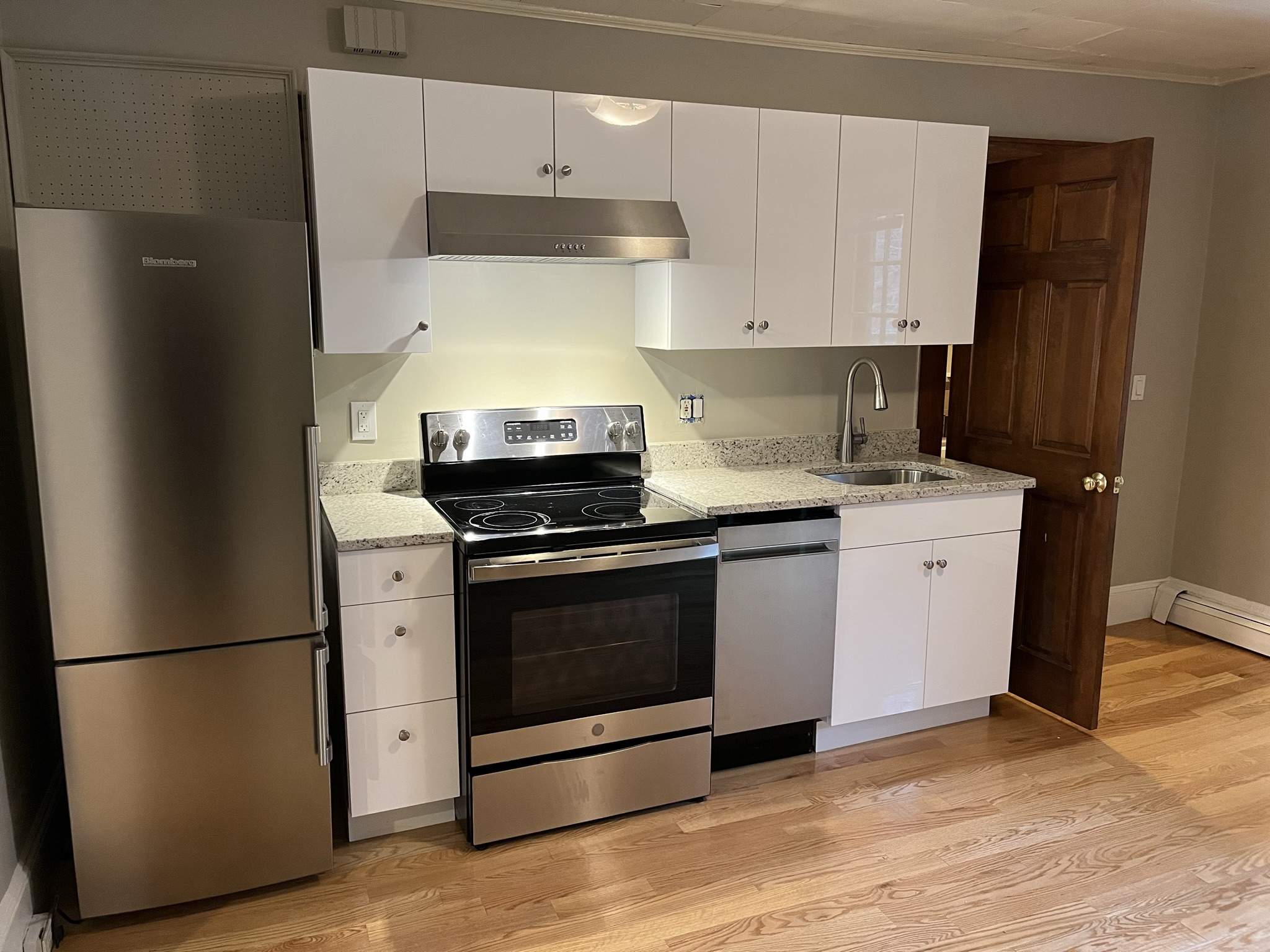 1 bed, 1 bath apartment for rent at 23 Fayette St Unit 1, Back Bay — photo 2 of 4