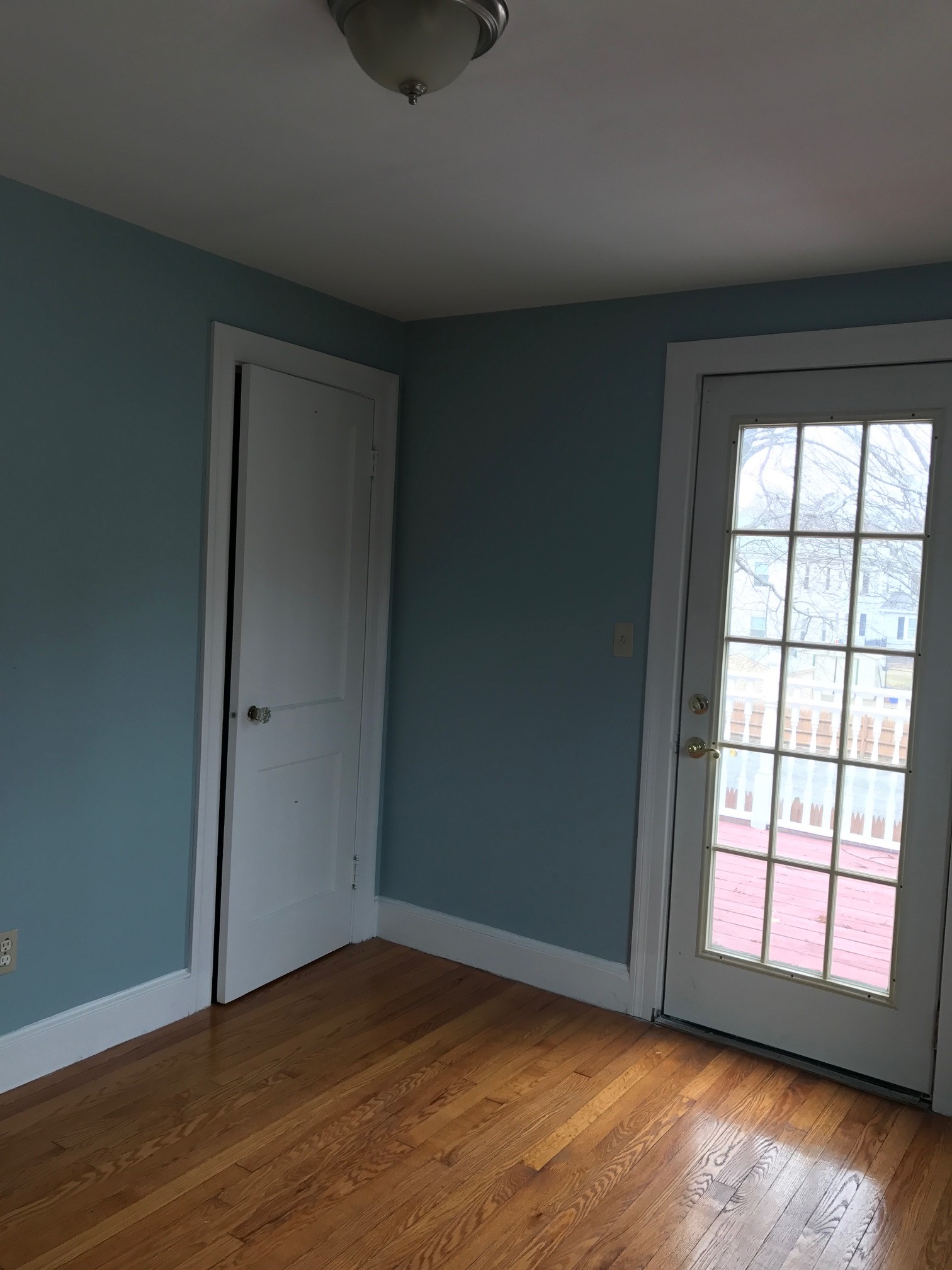 3 bed, 1 bath apartment for rent at 30 Mason St Unit 1, Salem — photo 3 of 15