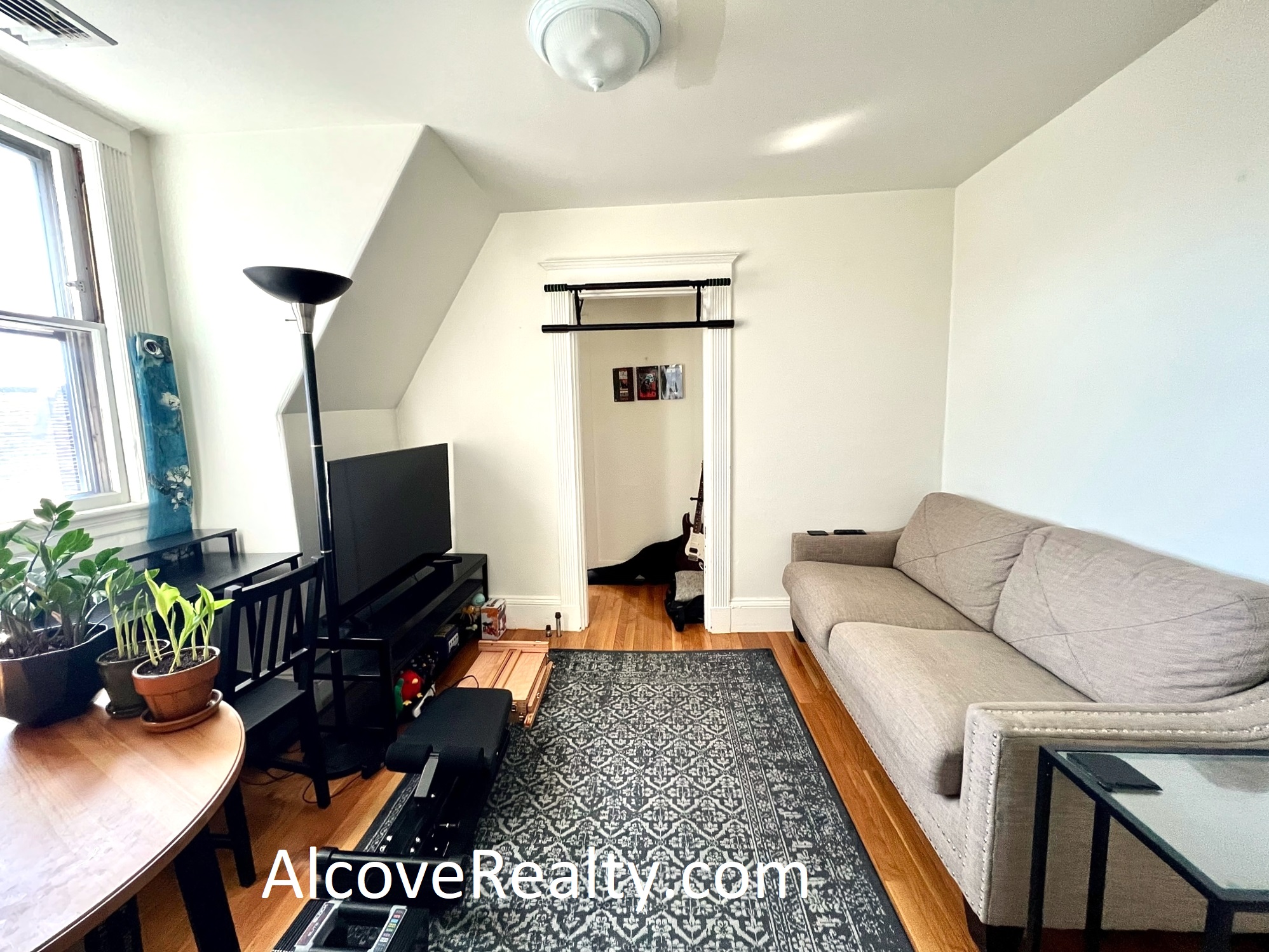 1 bed, 1 bath apartment for rent at 78 College Ave Unit 4, Davis Square — photo 2 of 7