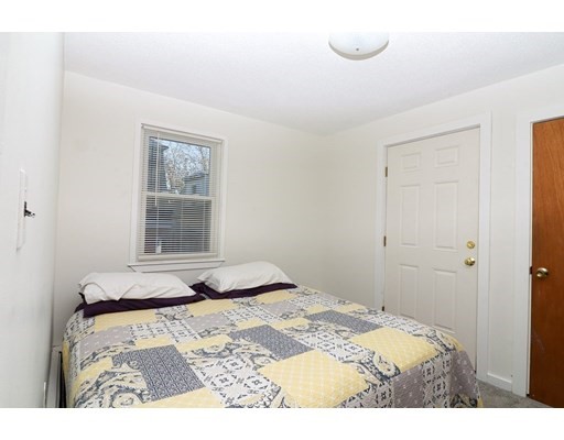 1 bed, 1 bath apartment for rent at 44 Vale St Unit 2, Roxbury — photo 7 of 8