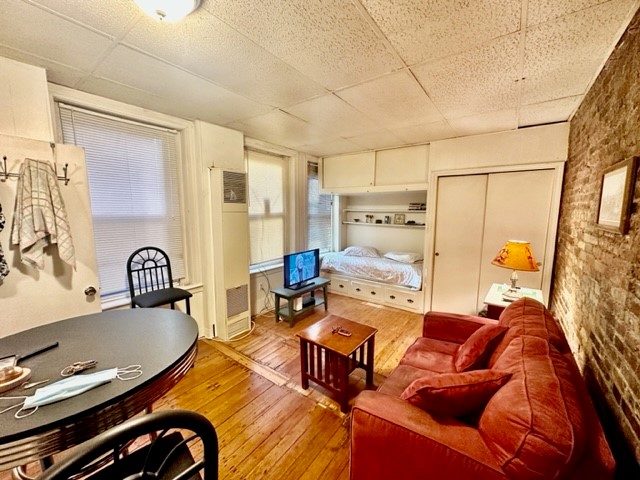 Studio bed, 1 bath apartment for rent at 23 Sheafe St Unit 1R, North End — photo 2 of 9