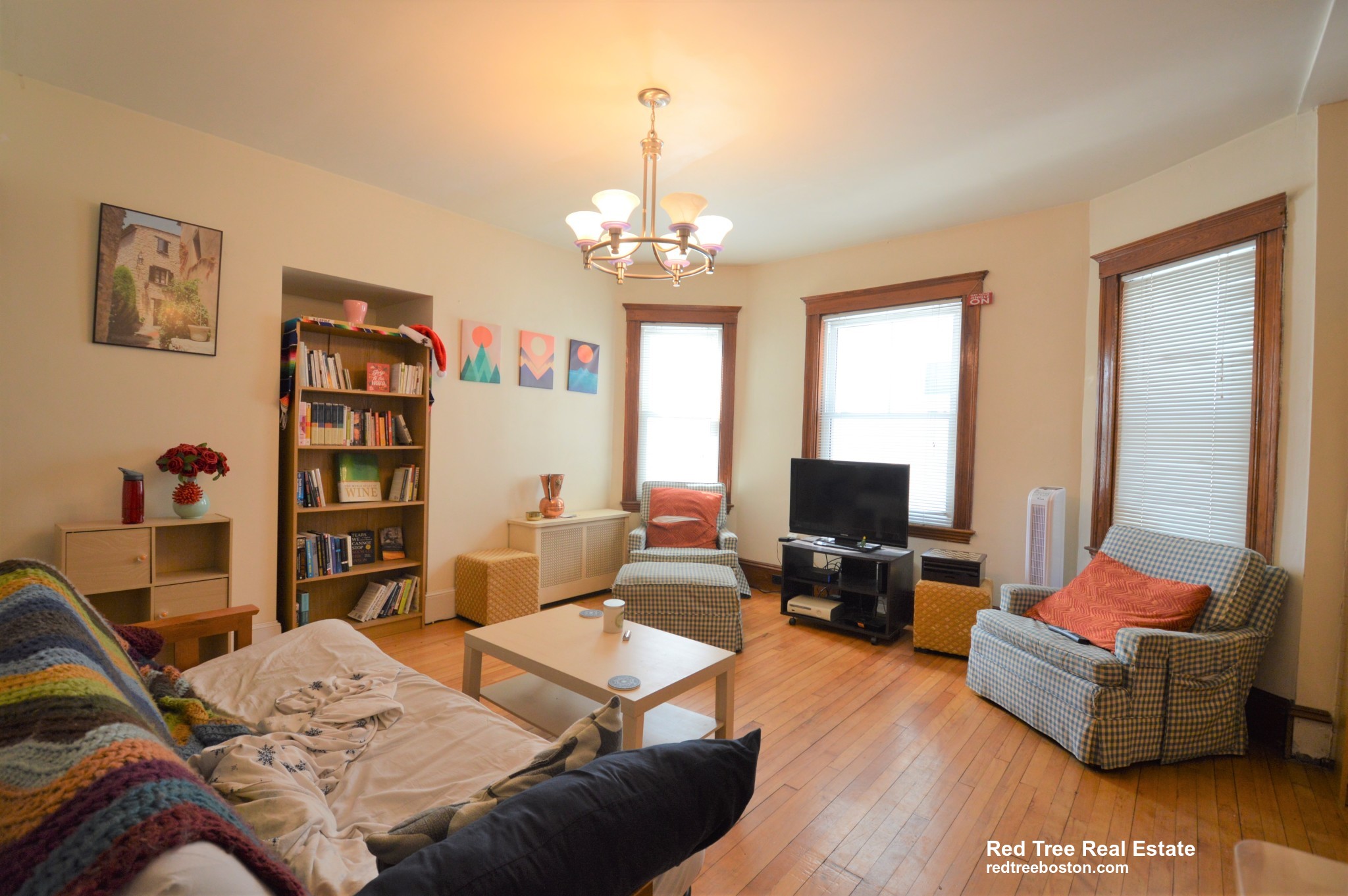 331 Faneuil St, Oak Square