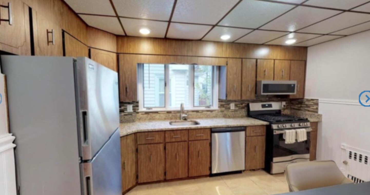 3 bed, 1 bath apartment for rent at 15 Jaques Unit 2, Winter Hill — photo 2 of 6