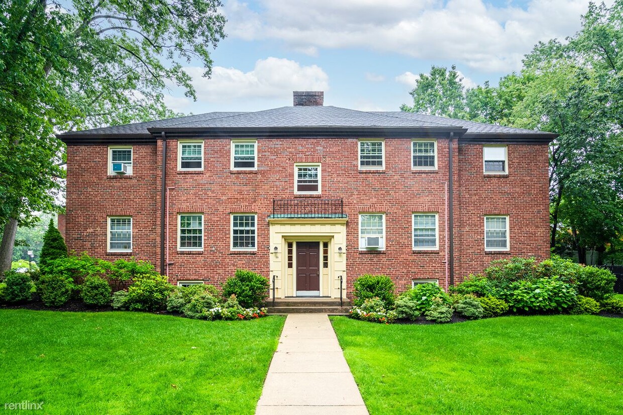2 bed, 1 bath apartment for rent at 67 Wyman St Unit 3, Waban — photo 3 of 3