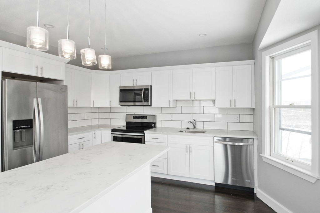 5 bed, 2.5 bath apartment for rent at 45 Gladstone St Unit 2, East Boston — photo 2 of 13