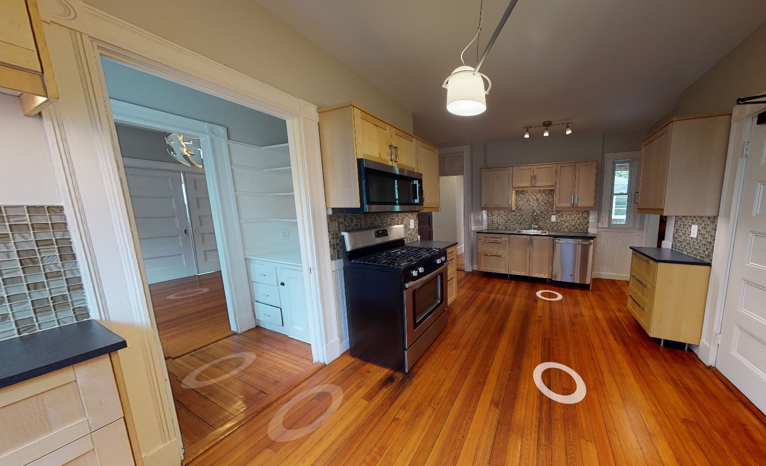 3 bed, 2 bath apartment for rent at 107 Oxford St Unit 3T, Baldwin — photo 2 of 14