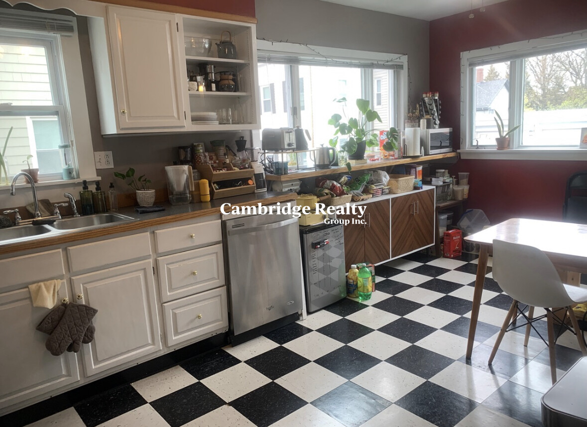 3 bed, 1 bath apartment for rent at 45 Franklin St Unit 1T, East Somerville — photo 2 of 20