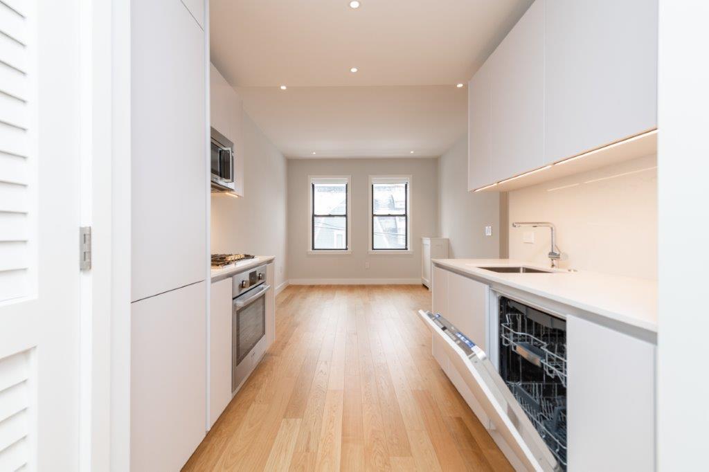 3 bed, 1 bath apartment for rent at 13 Sparhawk Unit 5, Brighton — photo 3 of 6
