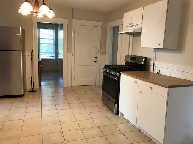 2 bed, 1 bath apartment for rent at 26 Prescott St Unit 1, Salem — photo 2 of 9