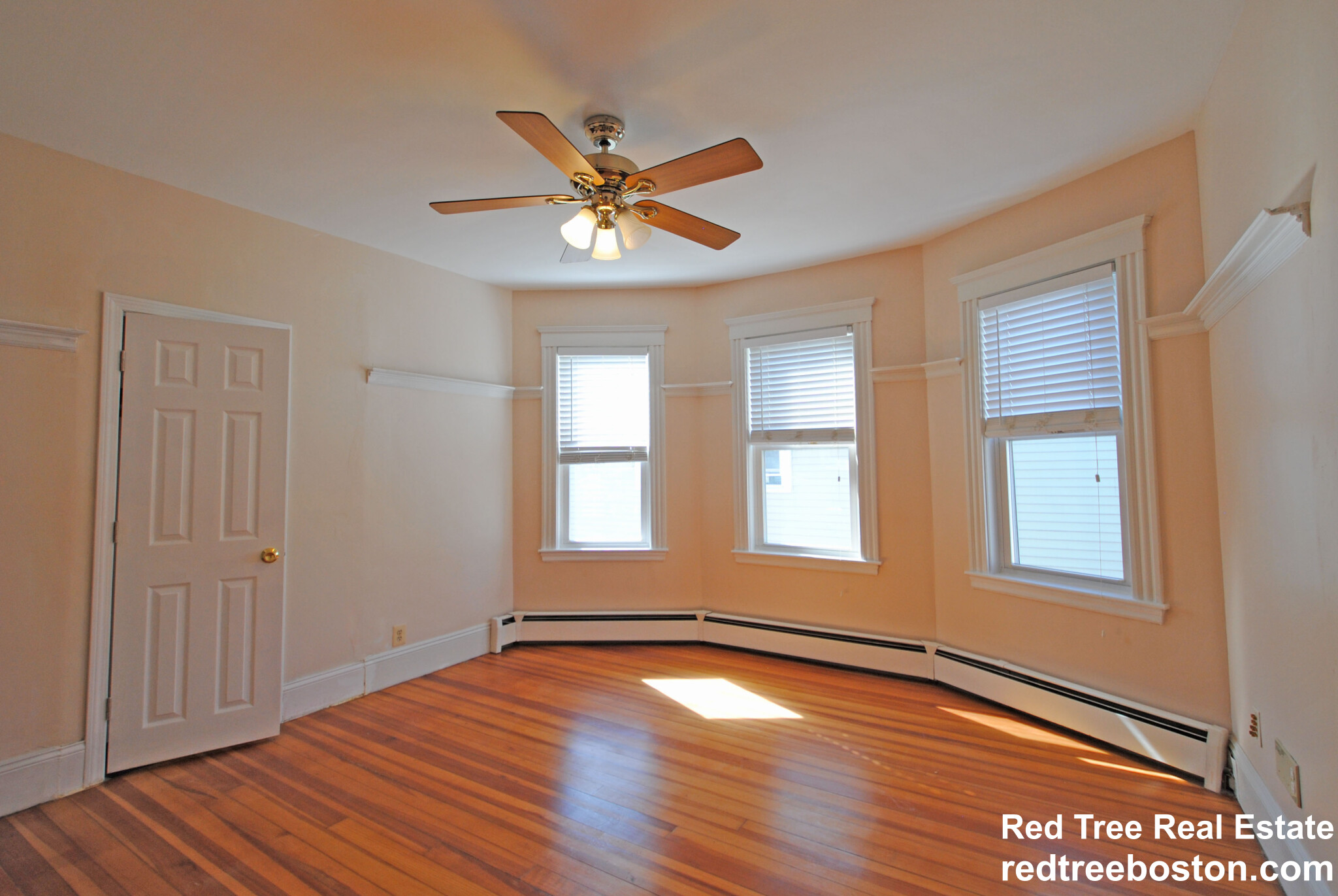 3 bed, 1 bath apartment for rent at 32 Raven St Unit 3, Dorchester — photo 4 of 9