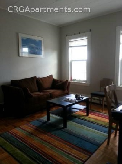 3 bed, 1 bath apartment for rent at 70 Willow St Unit 3T, Wellington-Harrington — photo 2 of 11