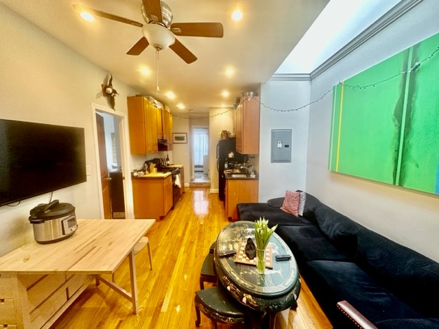 4 bed, 2 bath apartment for rent at 28 Fleet Unit 32F, North End — photo 2 of 21