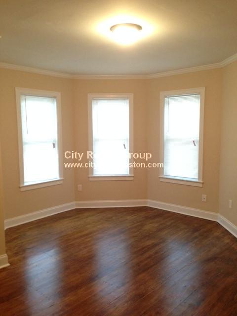 3 bed, 2 bath apartment for rent at 2 Johnson Ave Unit 3, Jamaica Plain — photo 2 of 13