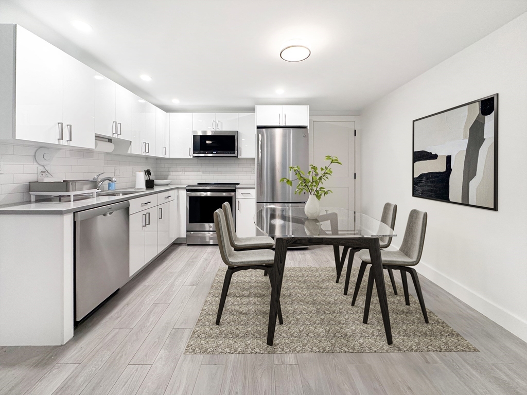 20 Athens St, Riverside