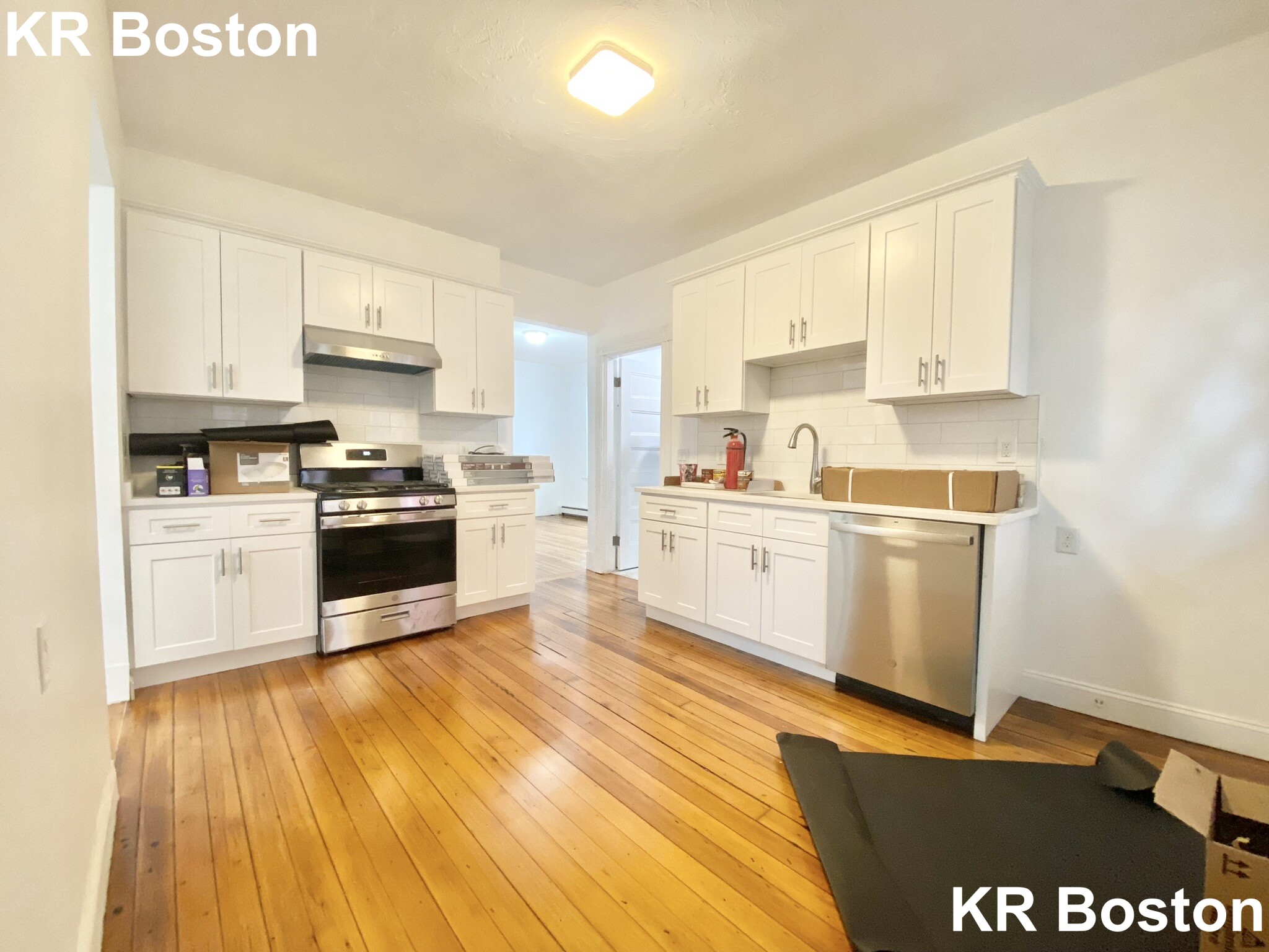 4 bed, 3 bath apartment for rent at 20 Imrie Rd Unit 1, Allston — photo 3 of 5