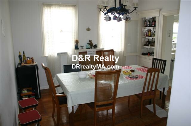 5 bed, 2 bath apartment for rent at 20 School St Unit 2, Porter Square — photo 2 of 4