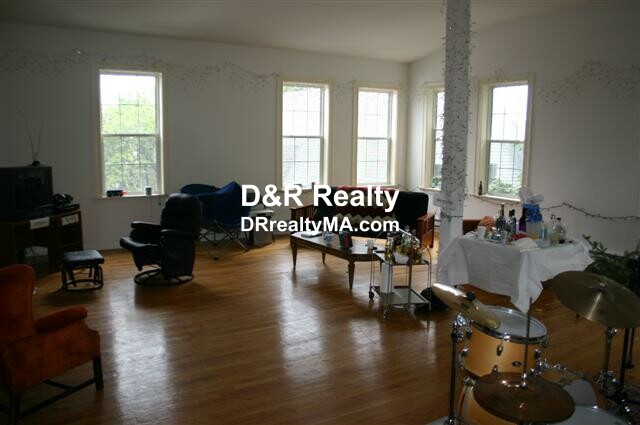 5 bed, 2 bath apartment for rent at 20 School St Unit 2, Porter Square — photo 3 of 4