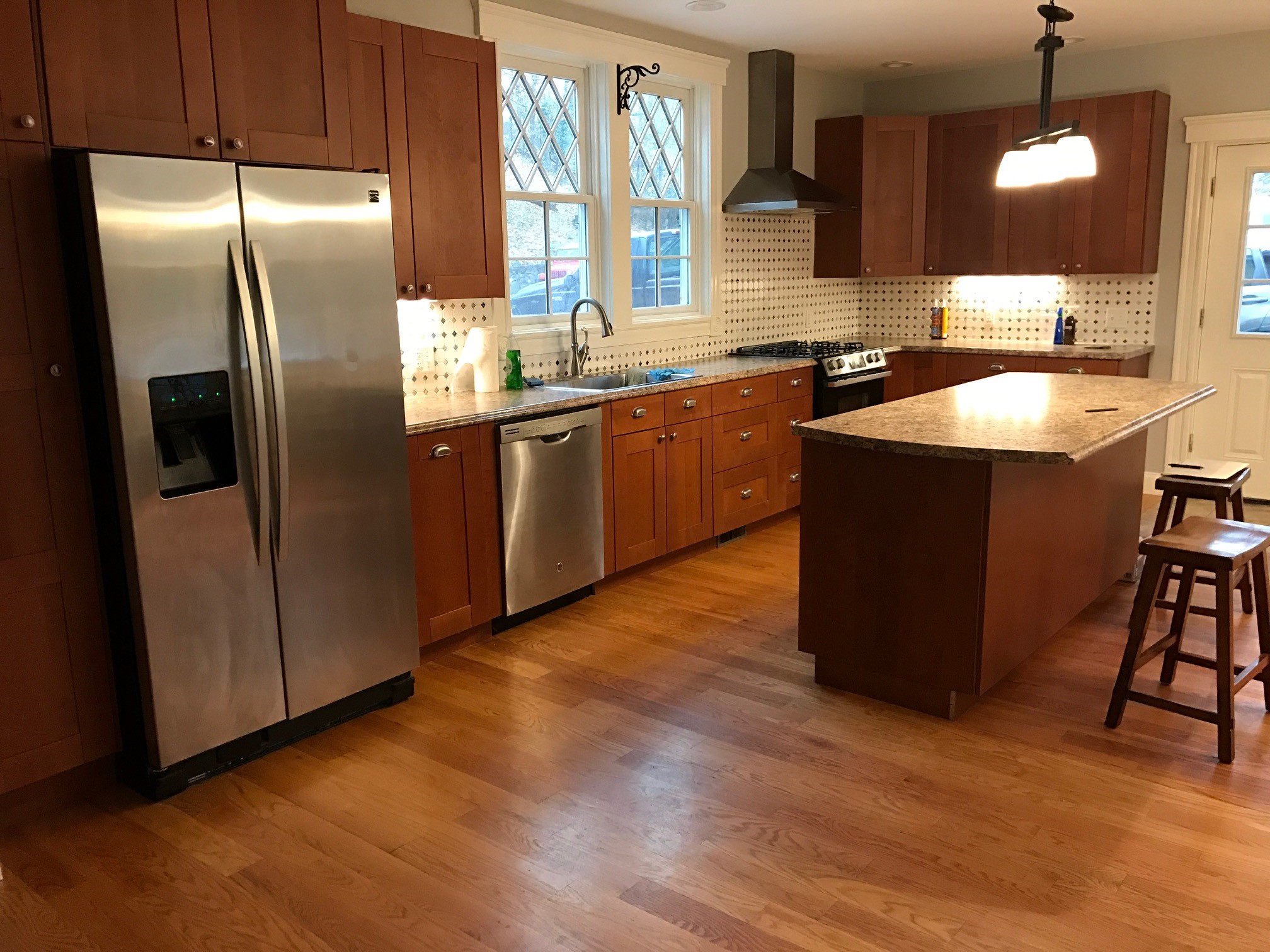 3 bed, 1.5 bath apartment for rent at 30 Grove Unit A, Salem — photo 1 of 21