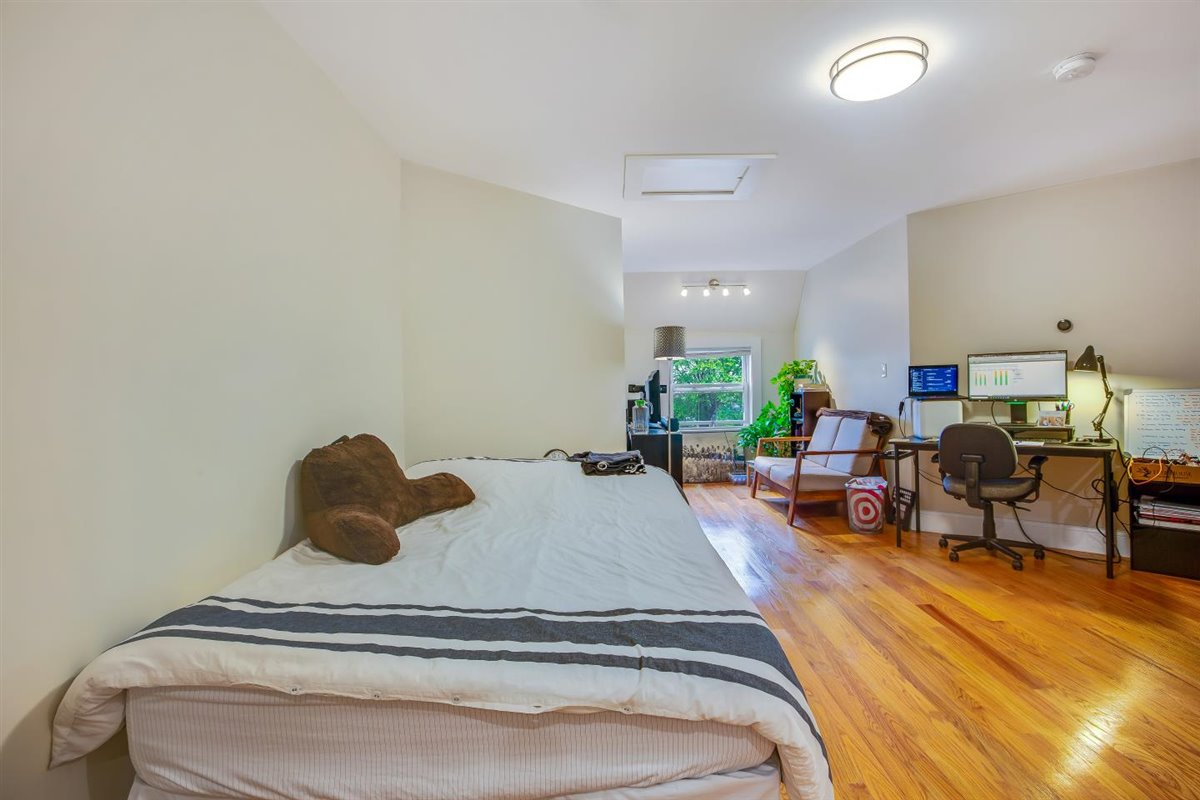 3 bed, 1 bath apartment for rent at 21 Monastery Rd Unit 1, Brighton — photo 21 of 23