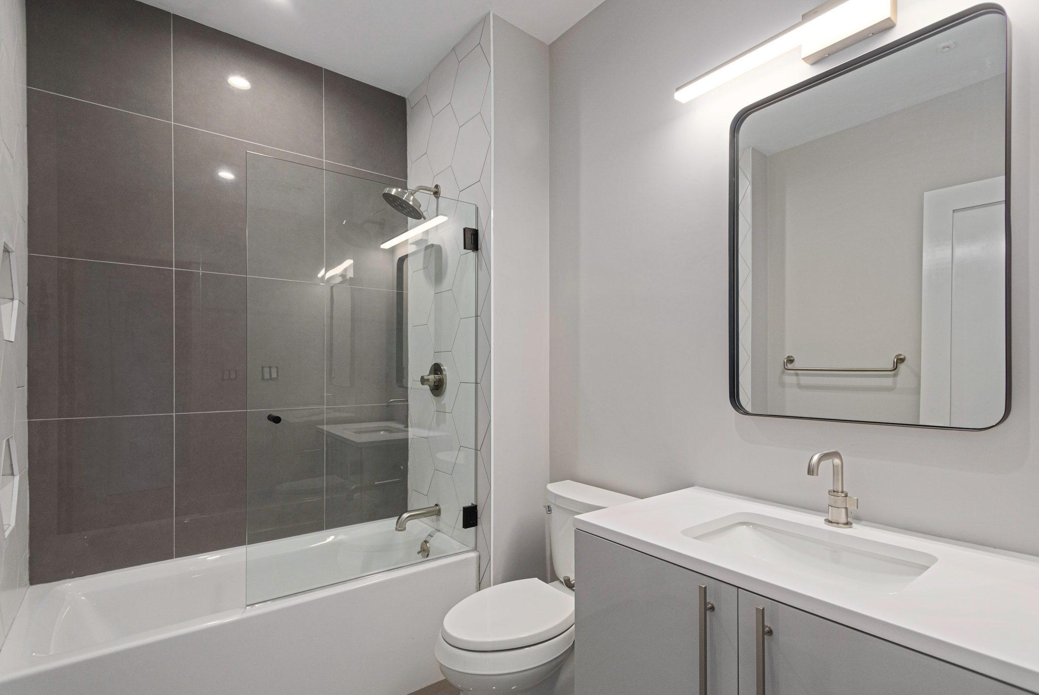 3 bed, 3.5 bath apartment for rent at 409 E 7th St Unit Penthouse, South Boston — photo 38 of 39