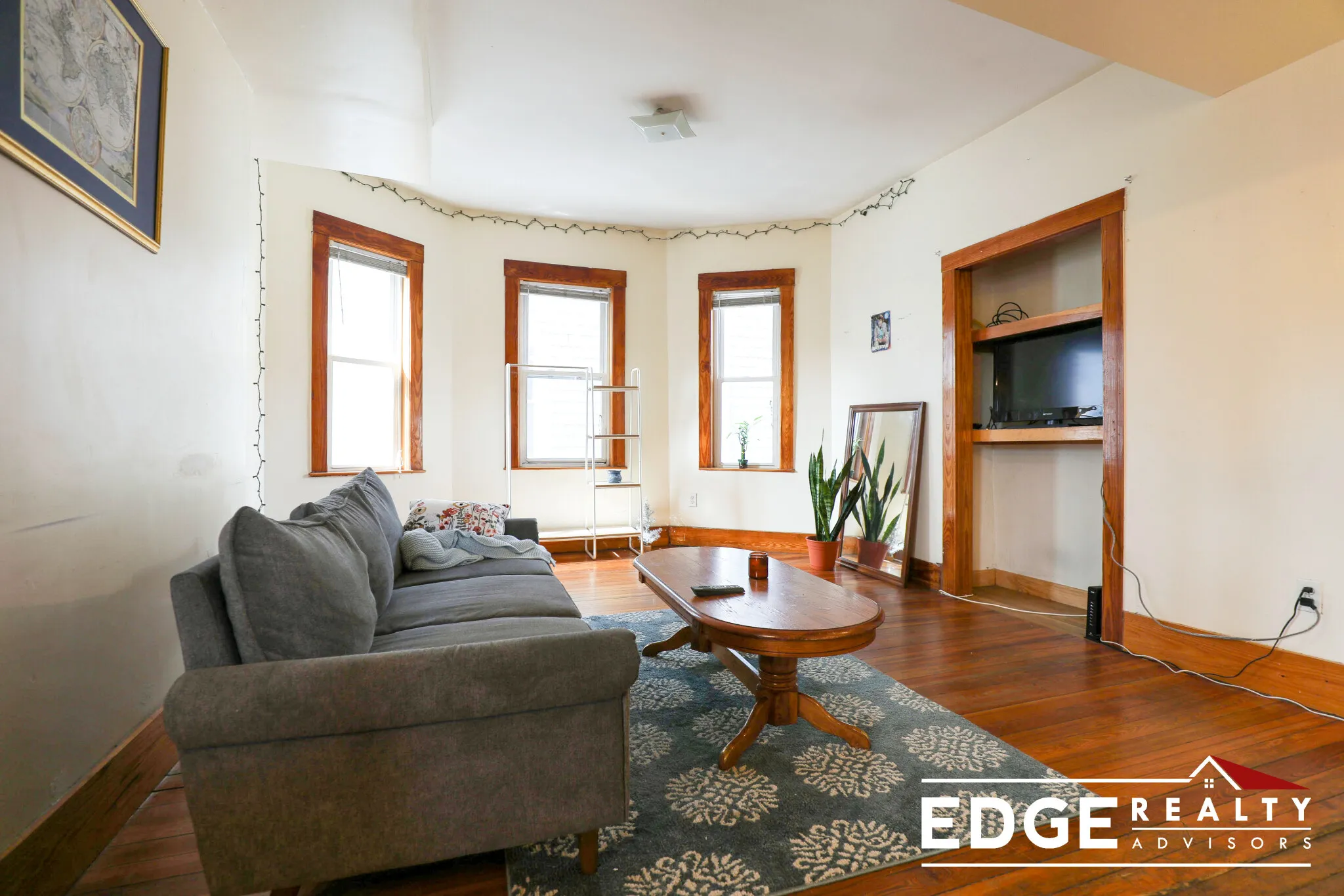 340 Faneuil St, Oak Square