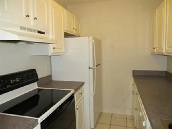 86 E Howard St, Quincy