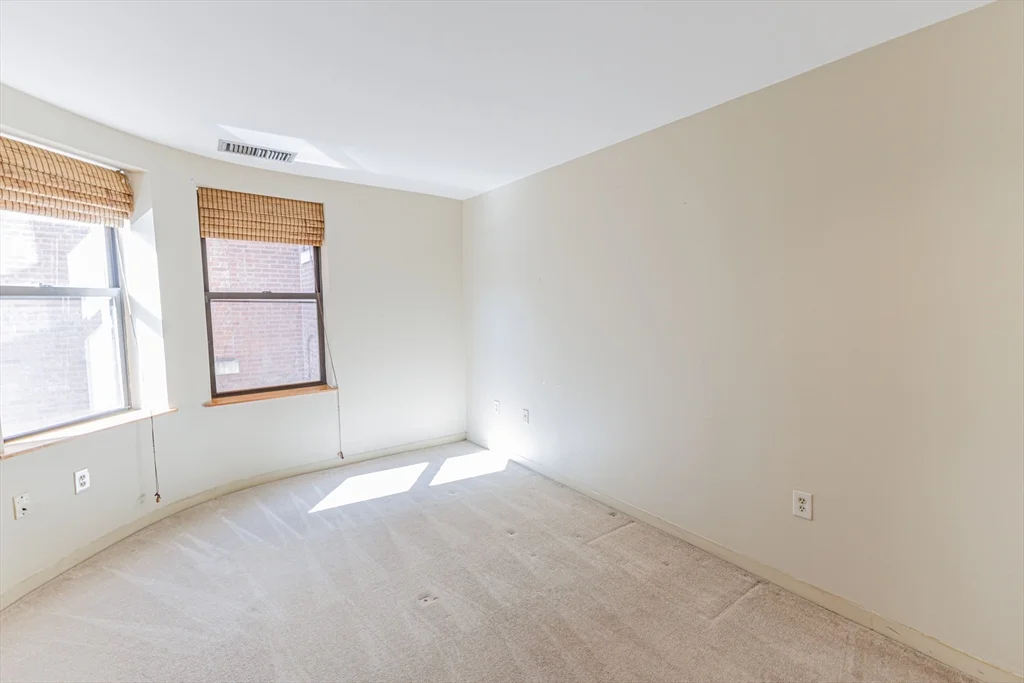 96 Gainsborough St, Fenway