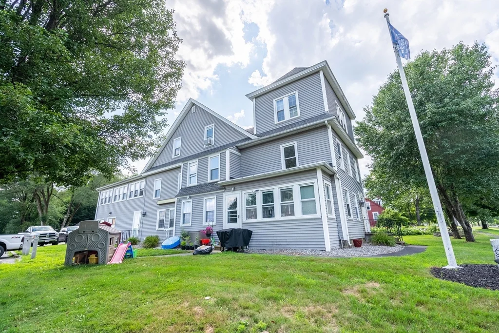 85 E Main, West Brookfield