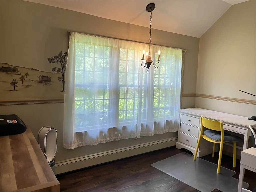 4 Chestnut St, Hopkinton