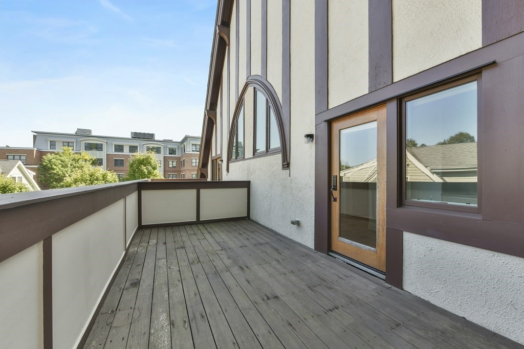 201 Freeman St, North Brookline