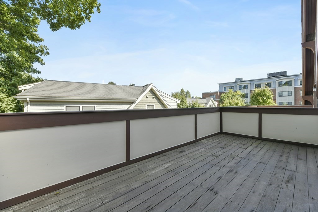 201 Freeman St, North Brookline