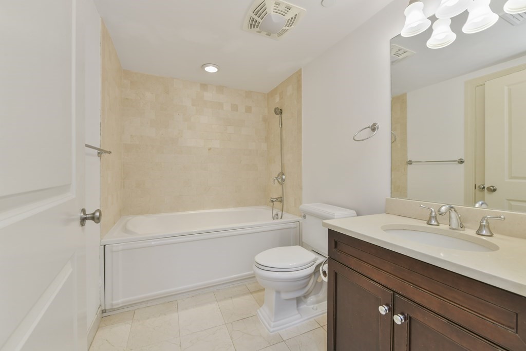 201 Freeman St, North Brookline