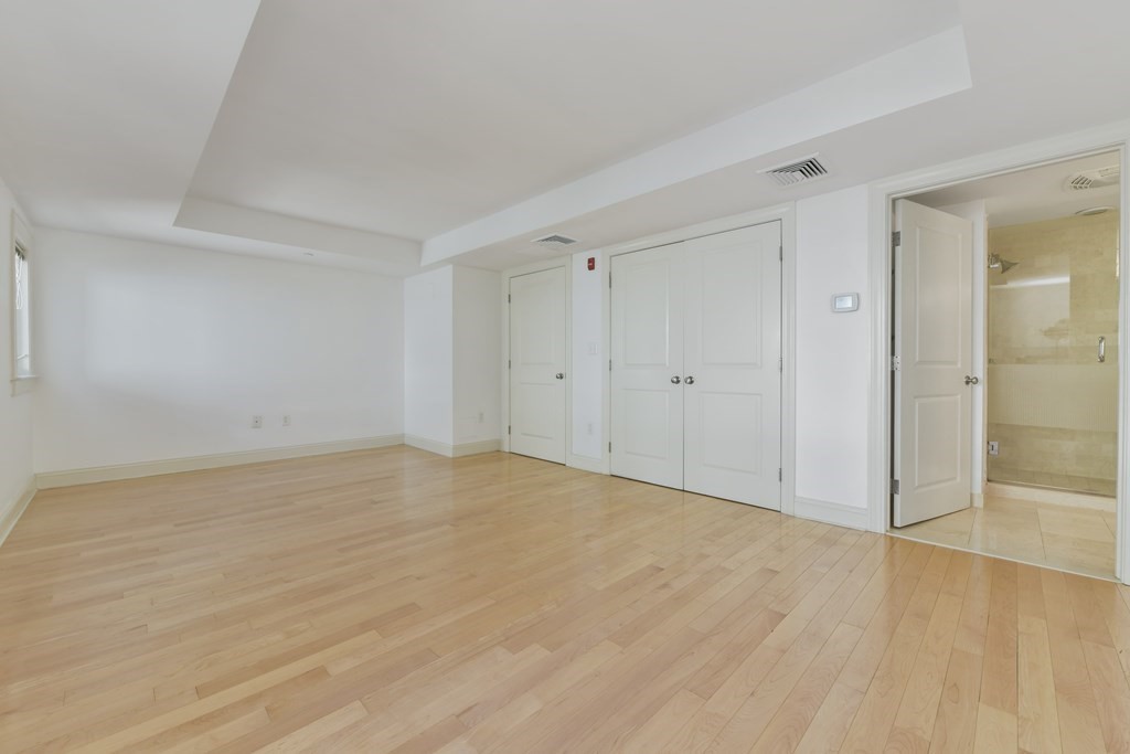 201 Freeman St, North Brookline