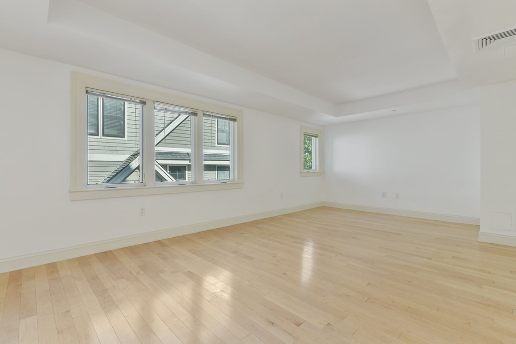 201 Freeman St, North Brookline