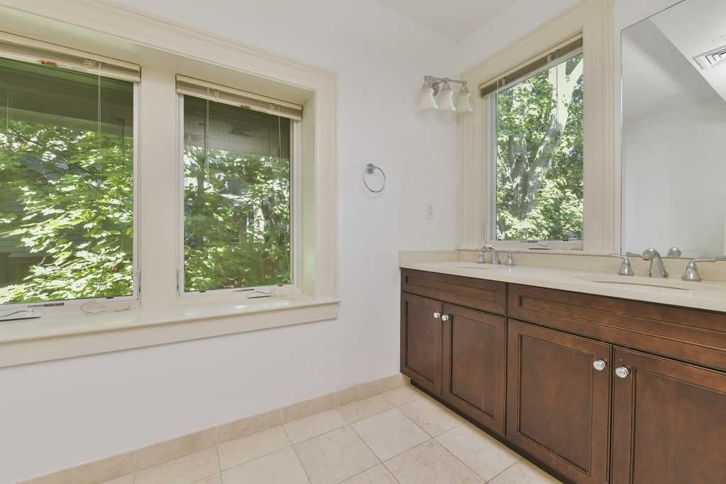 201 Freeman St, North Brookline