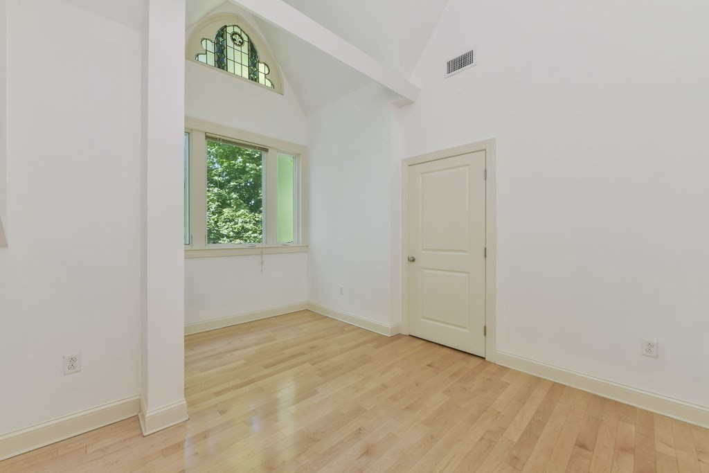 201 Freeman St, North Brookline