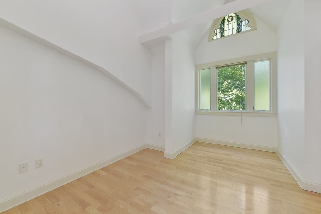 201 Freeman St, North Brookline