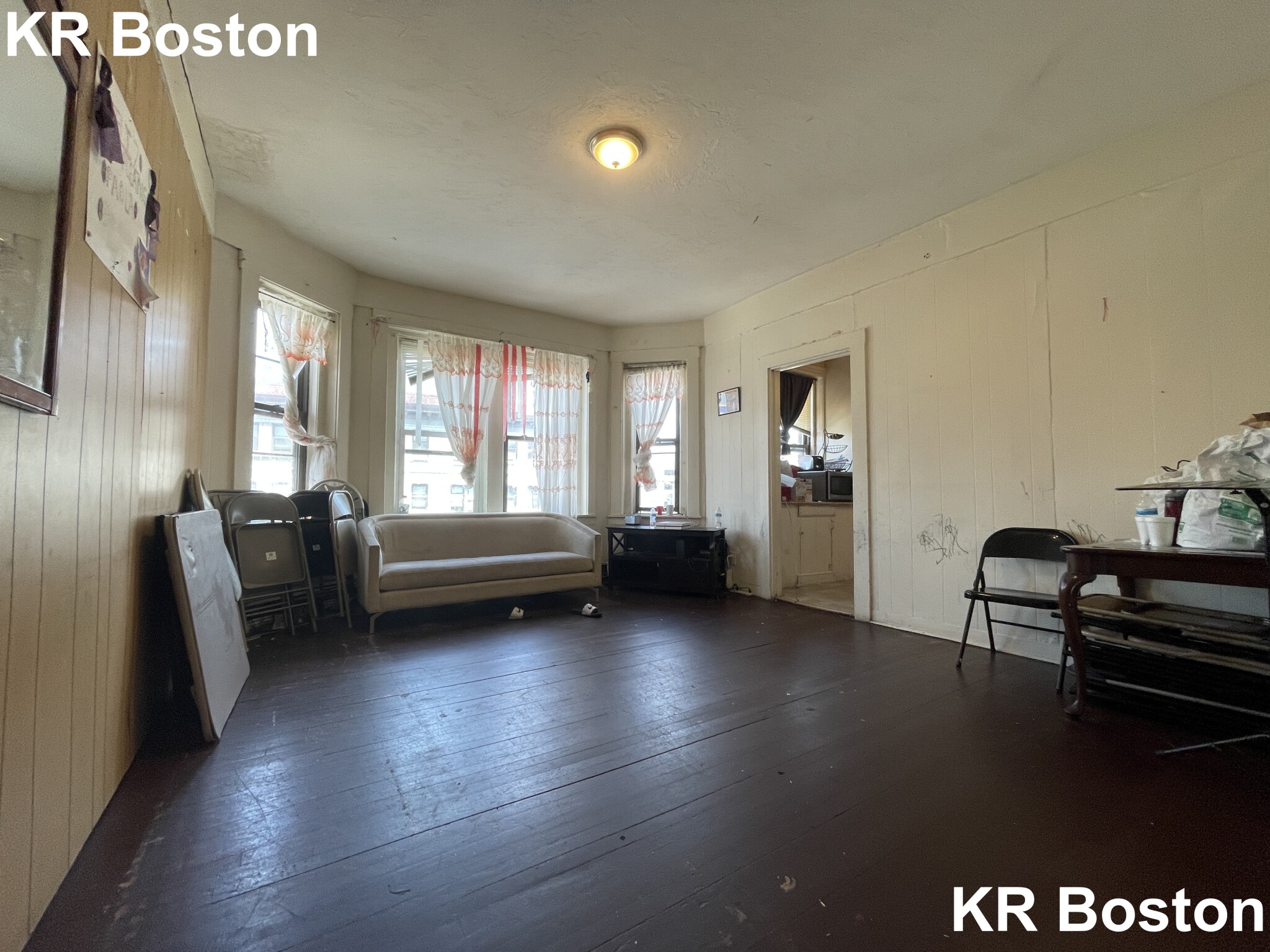 4 bed, 2 bath apartment for rent at 201 Harvard Ave Unit 3, Allston — photo 3 of 3