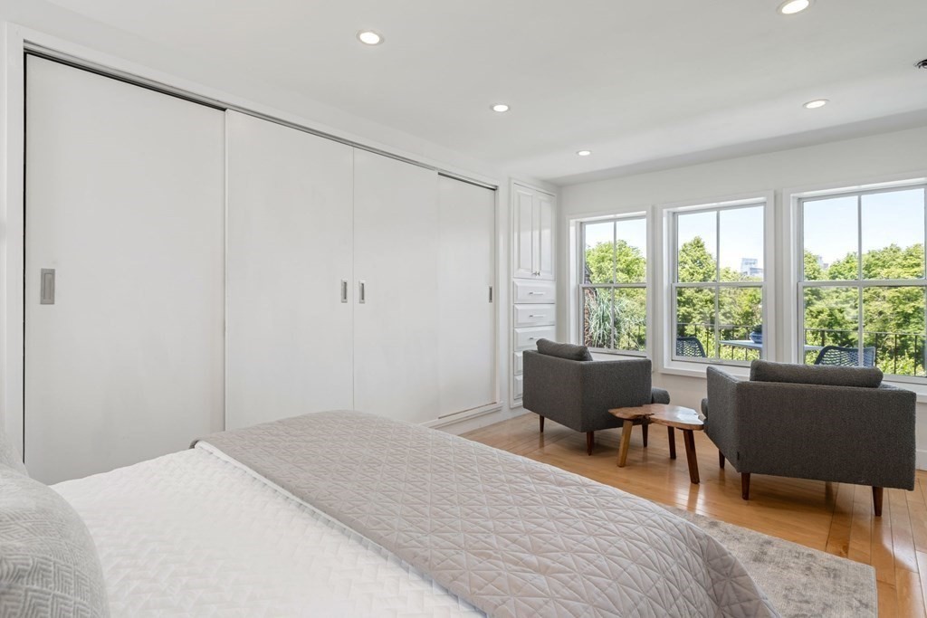 1 bed, 1.5 bath apartment for rent at 201 West Springfield Unit 3, South Boston — photo 2 of 16