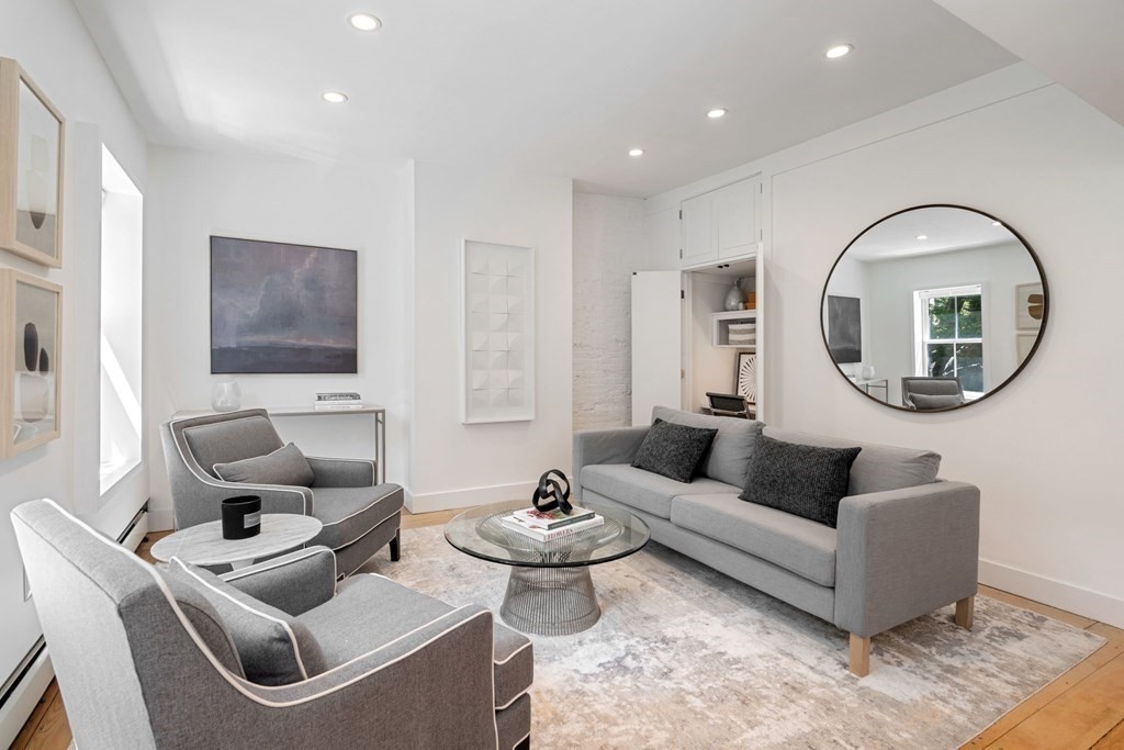 1 bed, 1.5 bath apartment for rent at 201 West Springfield Unit 3, South Boston — photo 1 of 16
