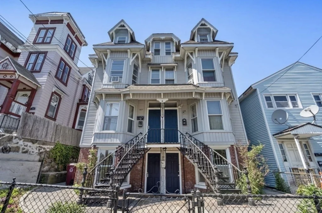 155 Summer St, Lowell