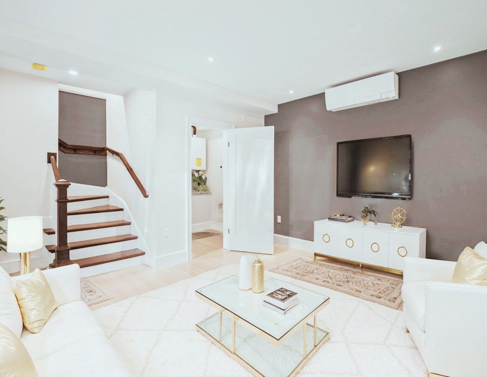 47 Mercer St, South Boston