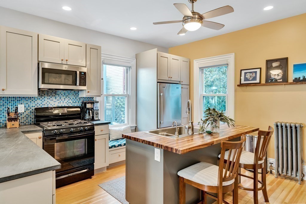 1 Riverside Pl, Riverside