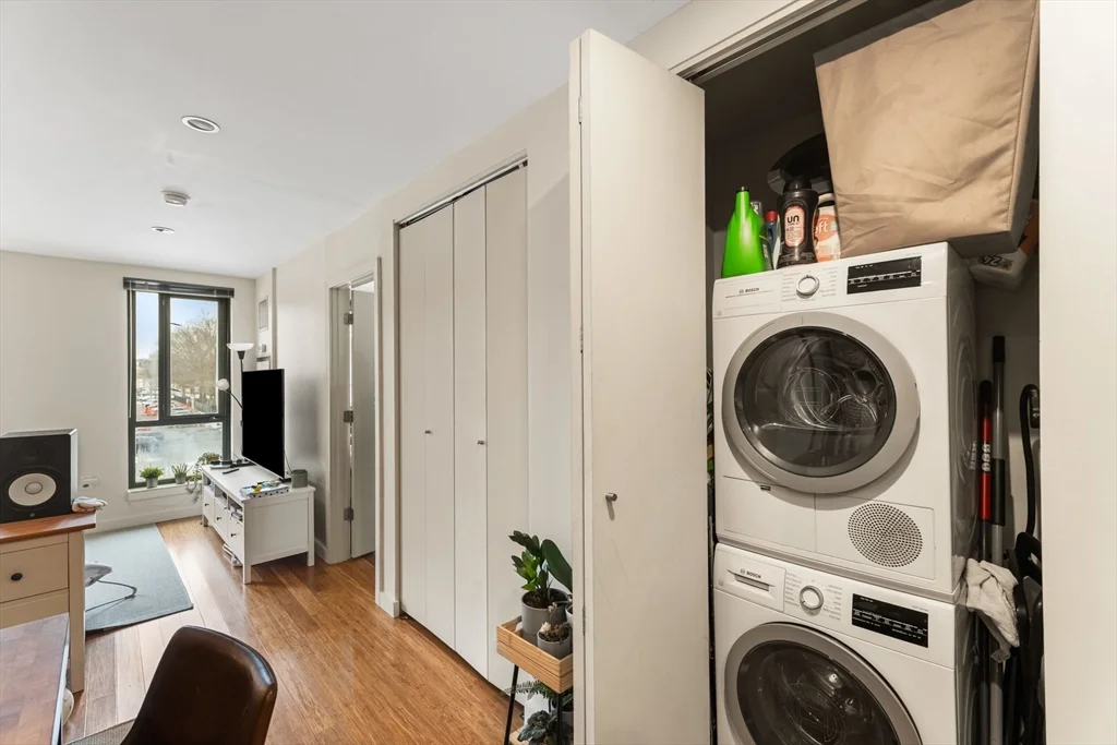 691 Massachusetts Ave, South End